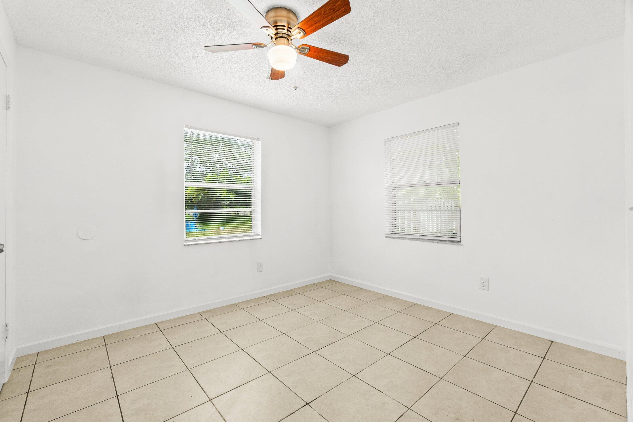 4790 Gulfstream Road Lake Worth Beach, FL 33461 - Photo 16 of 20 016-4790GulfstreamRoad-LakeWorthBeach-FL