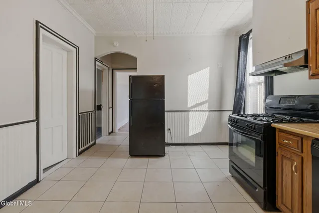 $324,900 | 2325 4th Avenue, Watervliet, NY 12189