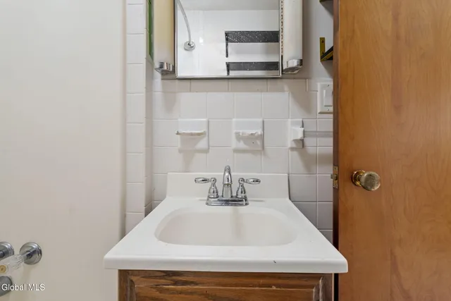 $324,900 | 2325 4th Avenue, Watervliet, NY 12189