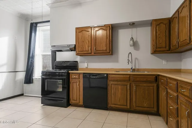 $324,900 | 2325 4th Avenue, Watervliet, NY 12189