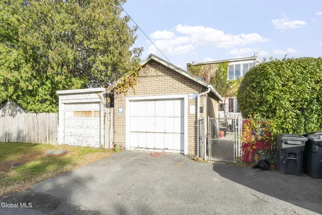 $324,900 | 2325 4th Avenue, Watervliet, NY 12189