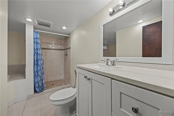 $2,800 | 80 Capen Boulevard, Amherst, NY 14226