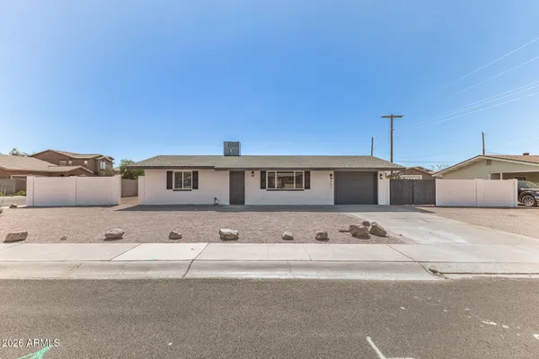$390,000 | 861 West 5th Avenue, Apache Junction, AZ 85120