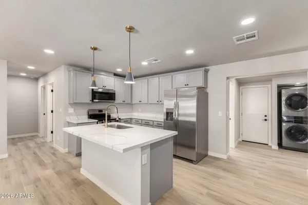 $390,000 | 861 West 5th Avenue, Apache Junction, AZ 85120