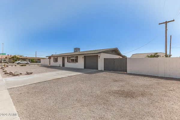 $390,000 | 861 West 5th Avenue, Apache Junction, AZ 85120