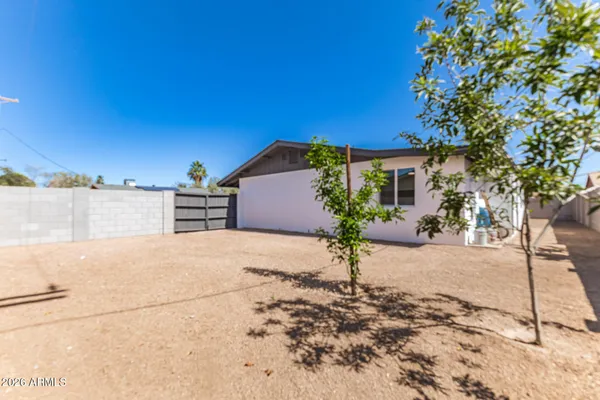 $390,000 | 861 West 5th Avenue, Apache Junction, AZ 85120