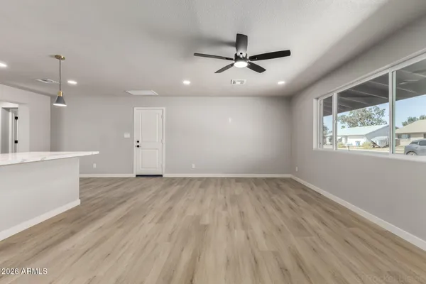$390,000 | 861 West 5th Avenue, Apache Junction, AZ 85120