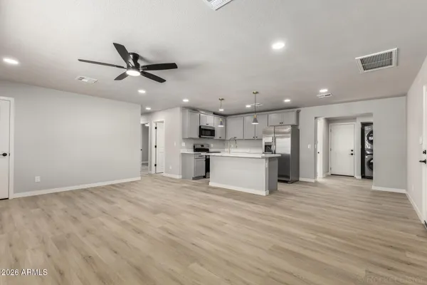 $390,000 | 861 West 5th Avenue, Apache Junction, AZ 85120