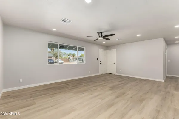 $390,000 | 861 West 5th Avenue, Apache Junction, AZ 85120