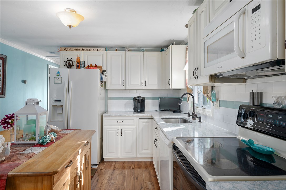137 Grand Street Woonsocket, RI 02895 - Photo 11 of 24