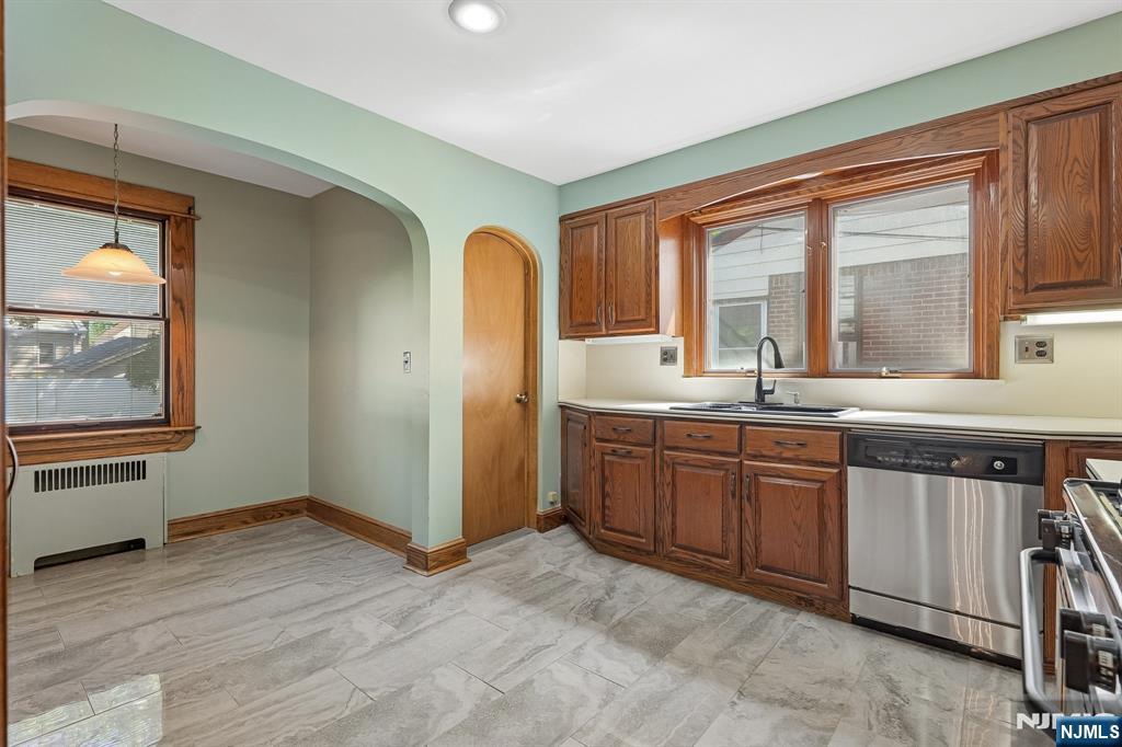 26 Ferncliff Road Bloomfield, NJ 07003 - Photo 9 of 32