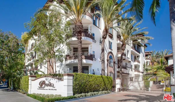 $4,225 | 344 Hauser Boulevard, Unit 3114, Los Angeles, CA 90036