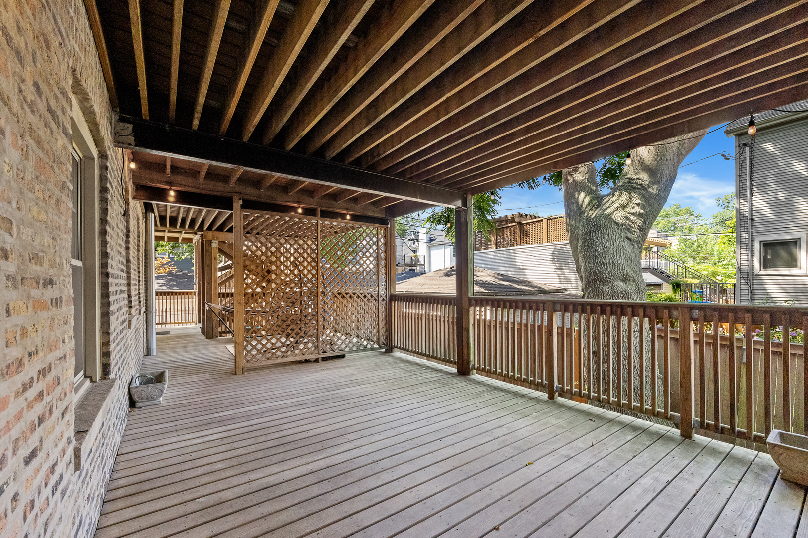 3418 North Wolcott Avenue, Unit 1N Chicago, IL 60657 - Photo 15 of 16 a view of a porch