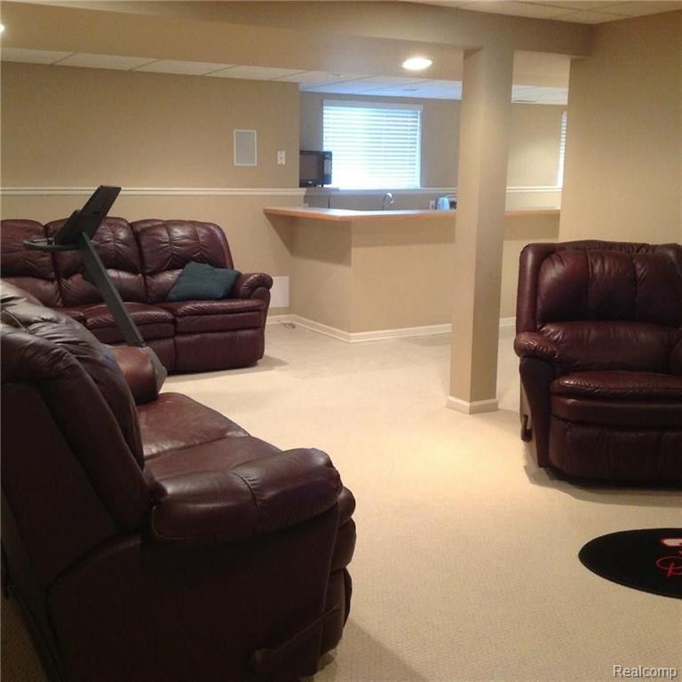 922 Ridgeview Circle Lake Orion, MI 48362 - Photo 27 of 29