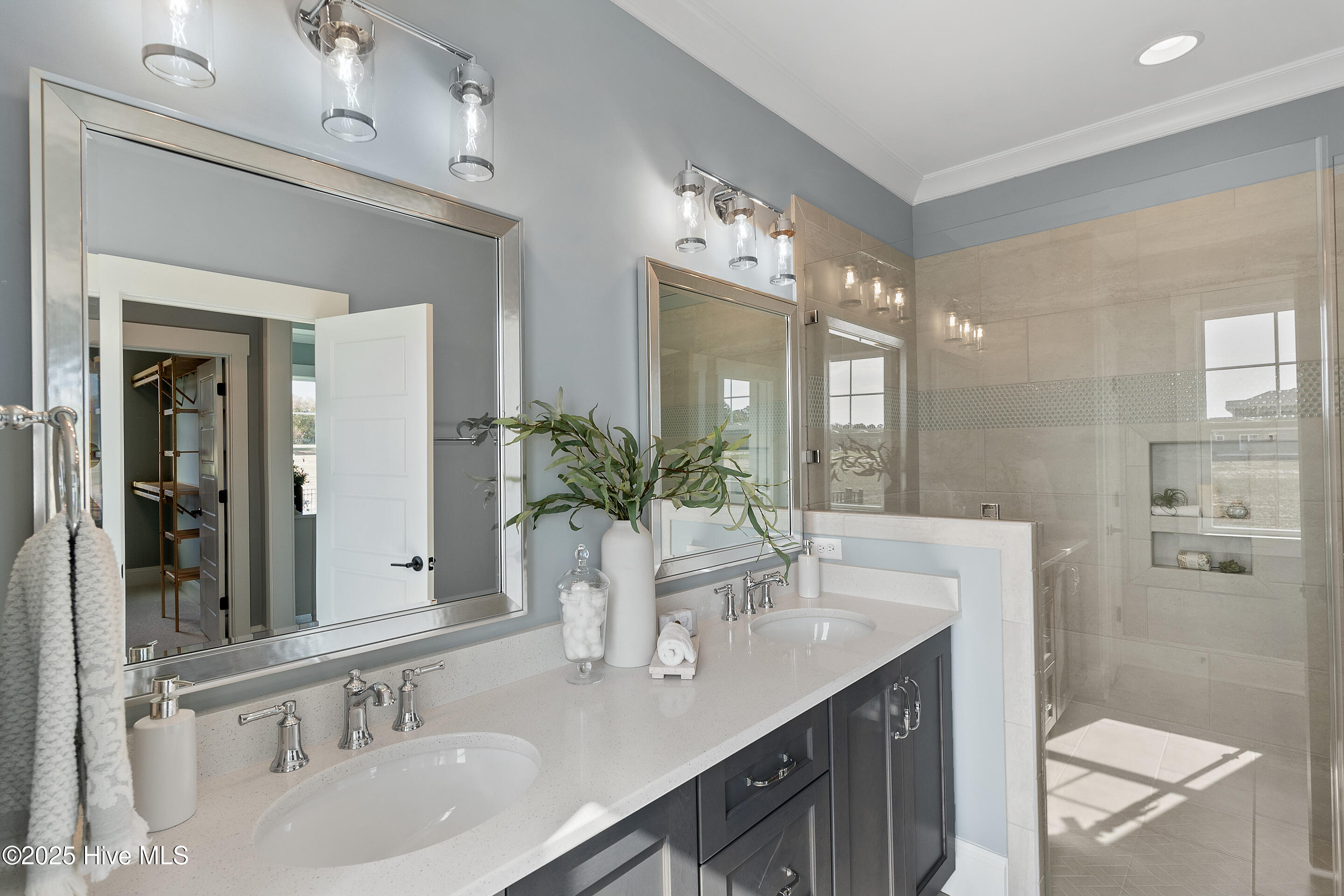 285 Planters Walk Hampstead, NC 28443 - Photo 20 of 41 Main Bath