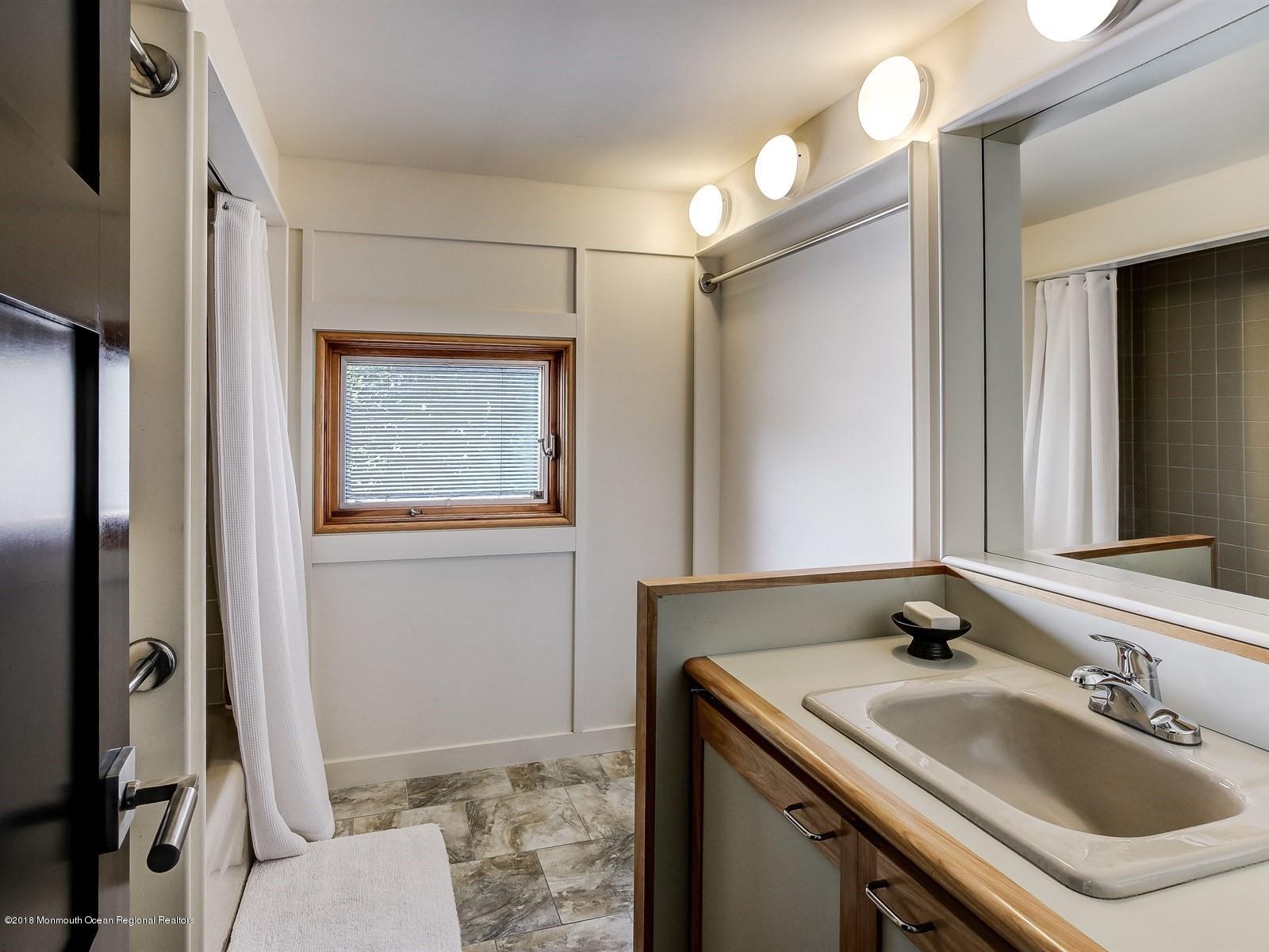 91 Applegate Street Red Bank, NJ 07701 - Photo 26 of 54 Upstairs Full Bath