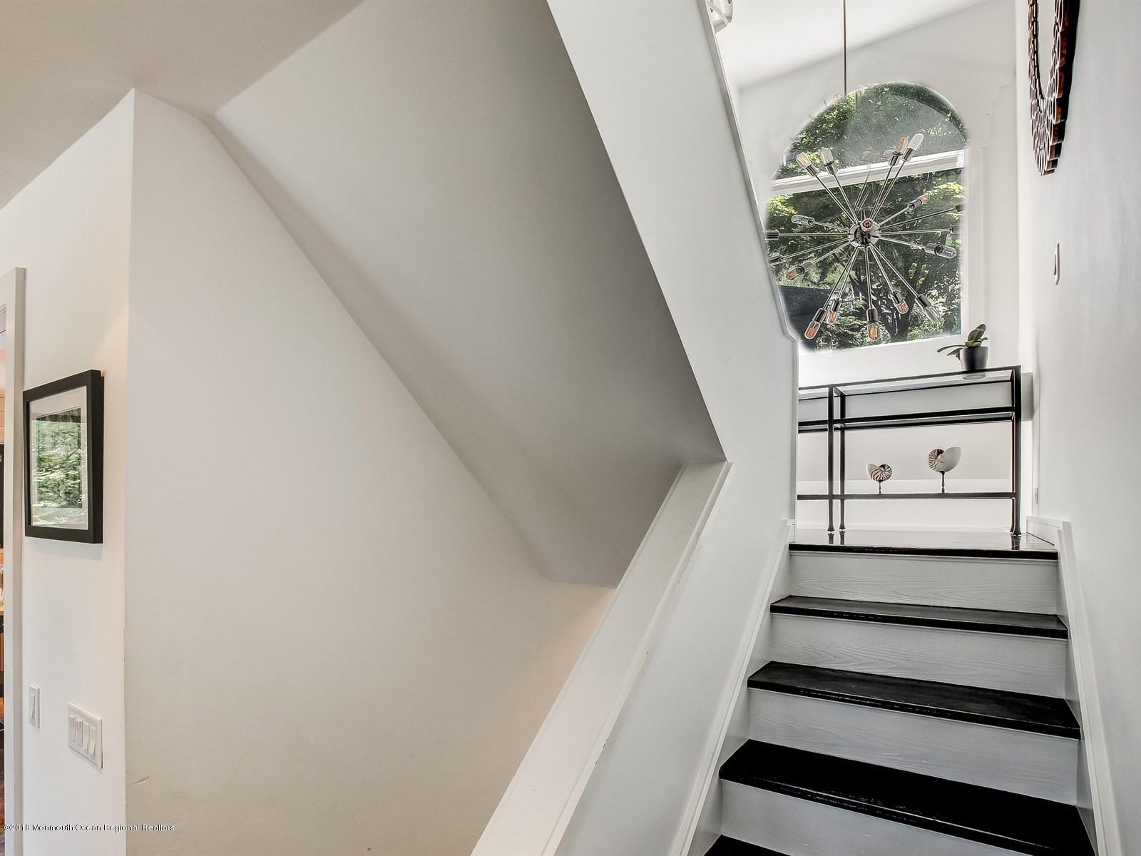 91 Applegate Street Red Bank, NJ 07701 - Photo 28 of 54 Middle Level Staircase