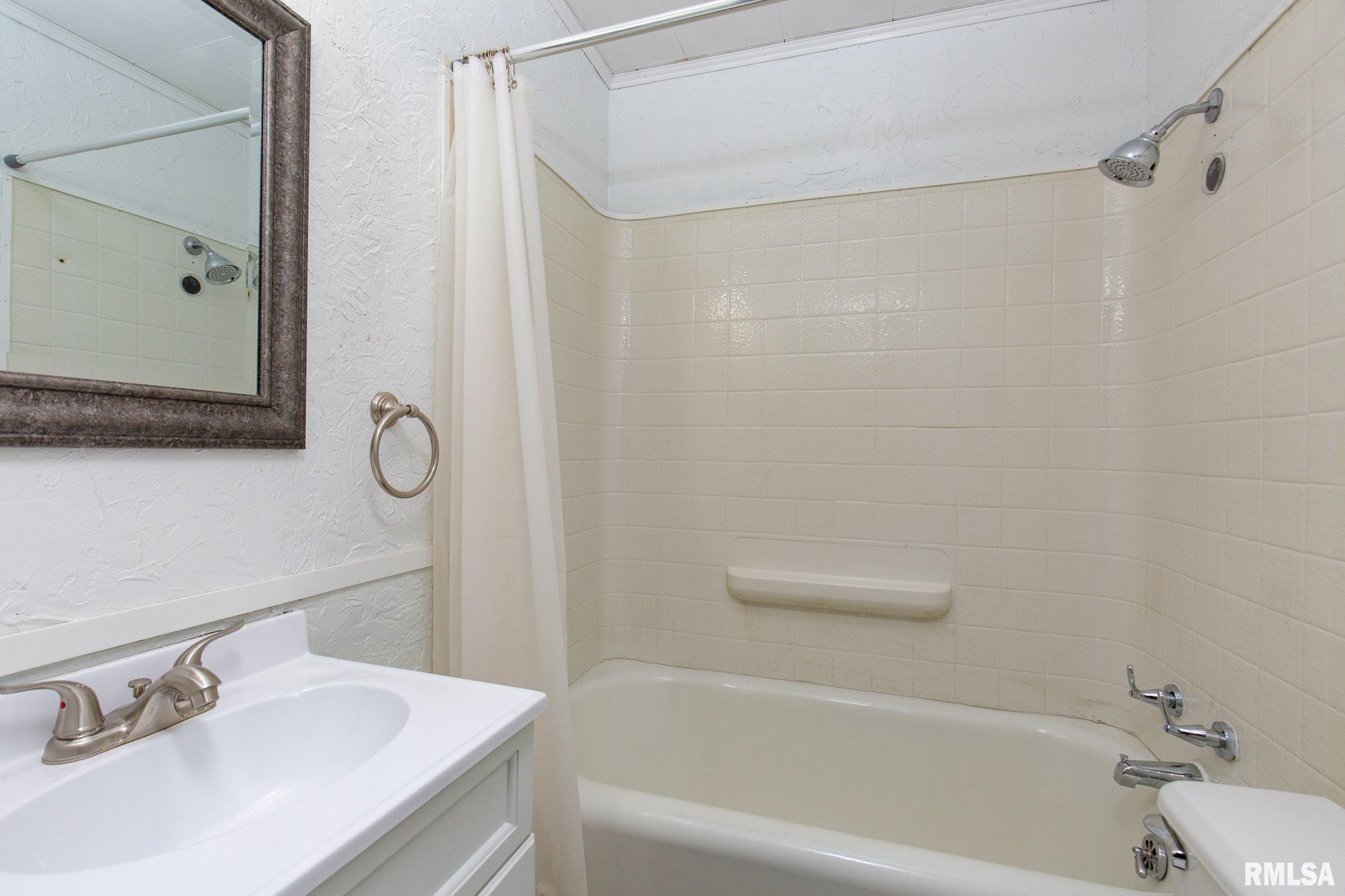 1818 10th Street Moline, IL 61265 - Photo 20 of 25 Gallery Image 20