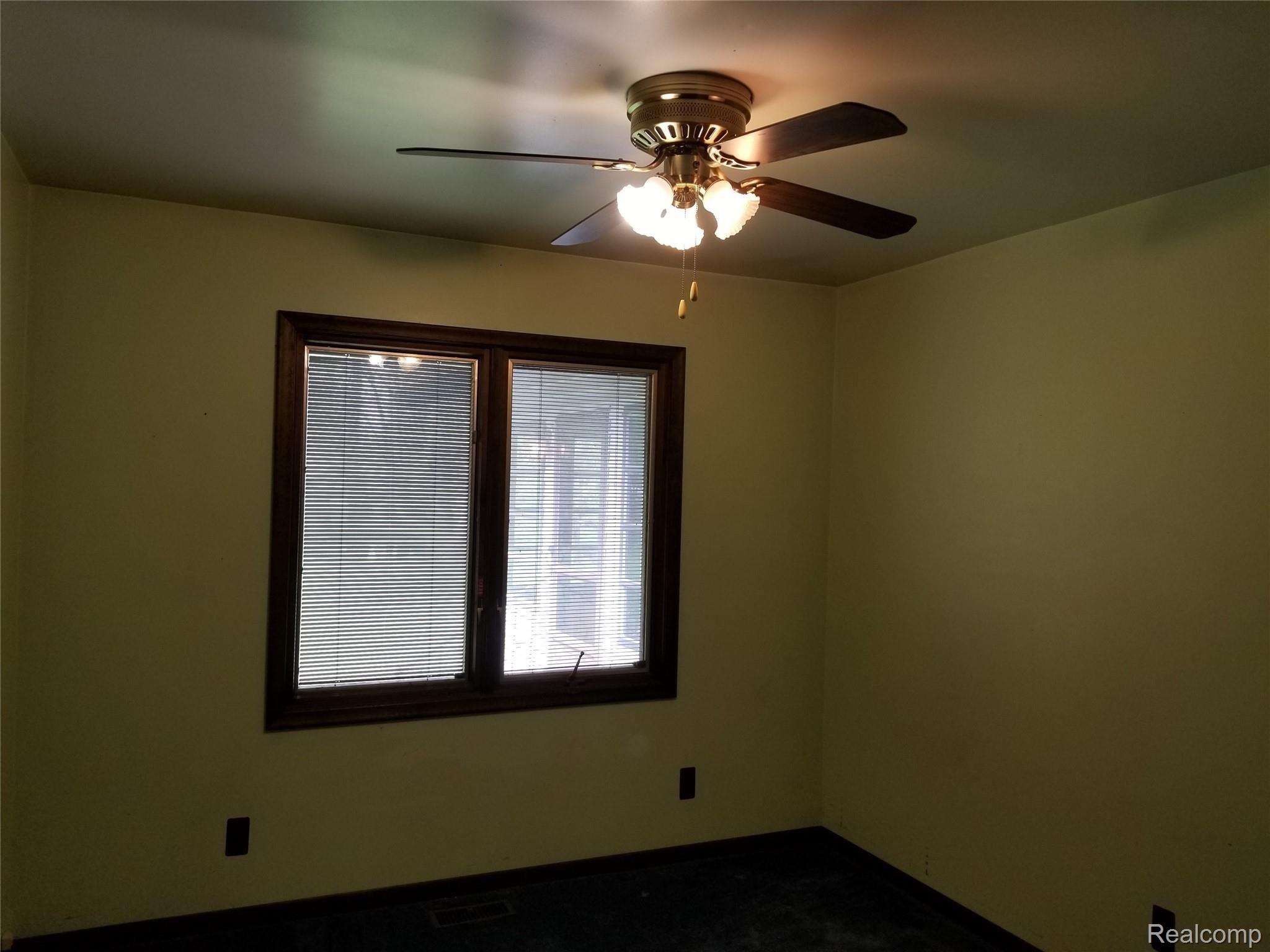 16300 Hannan Road Romulus, MI 48174 - Photo 16 of 23 20200516_110518.jpg