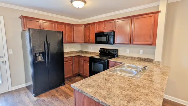 $1,200 | 311 Sam Houston Circle, Clarksville, TN 37040