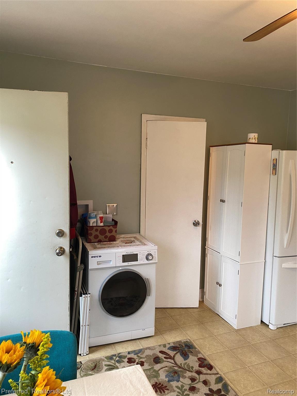 5605 Denton Road Canton, MI 48188 - Photo 14 of 28 76E82686-76BA-44E3-9093-58DD14DD1C92.jpeg