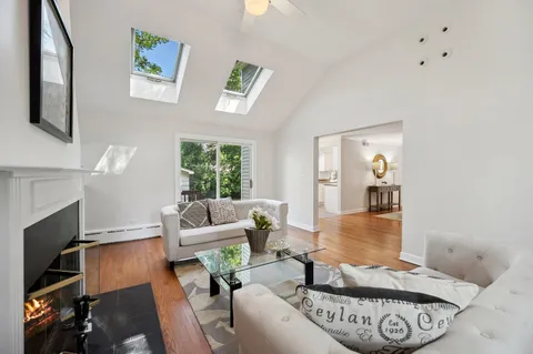 $1,099,000 | 547 Melrose Avenue, Kenilworth, IL 60043