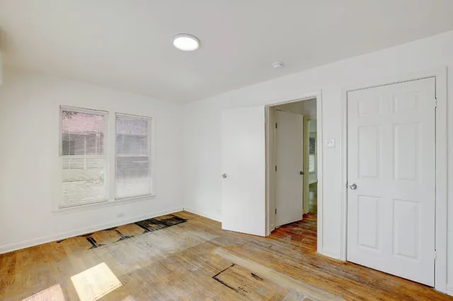 $975 | 302 Olive Street, Unit A, Smithville, TX 78957