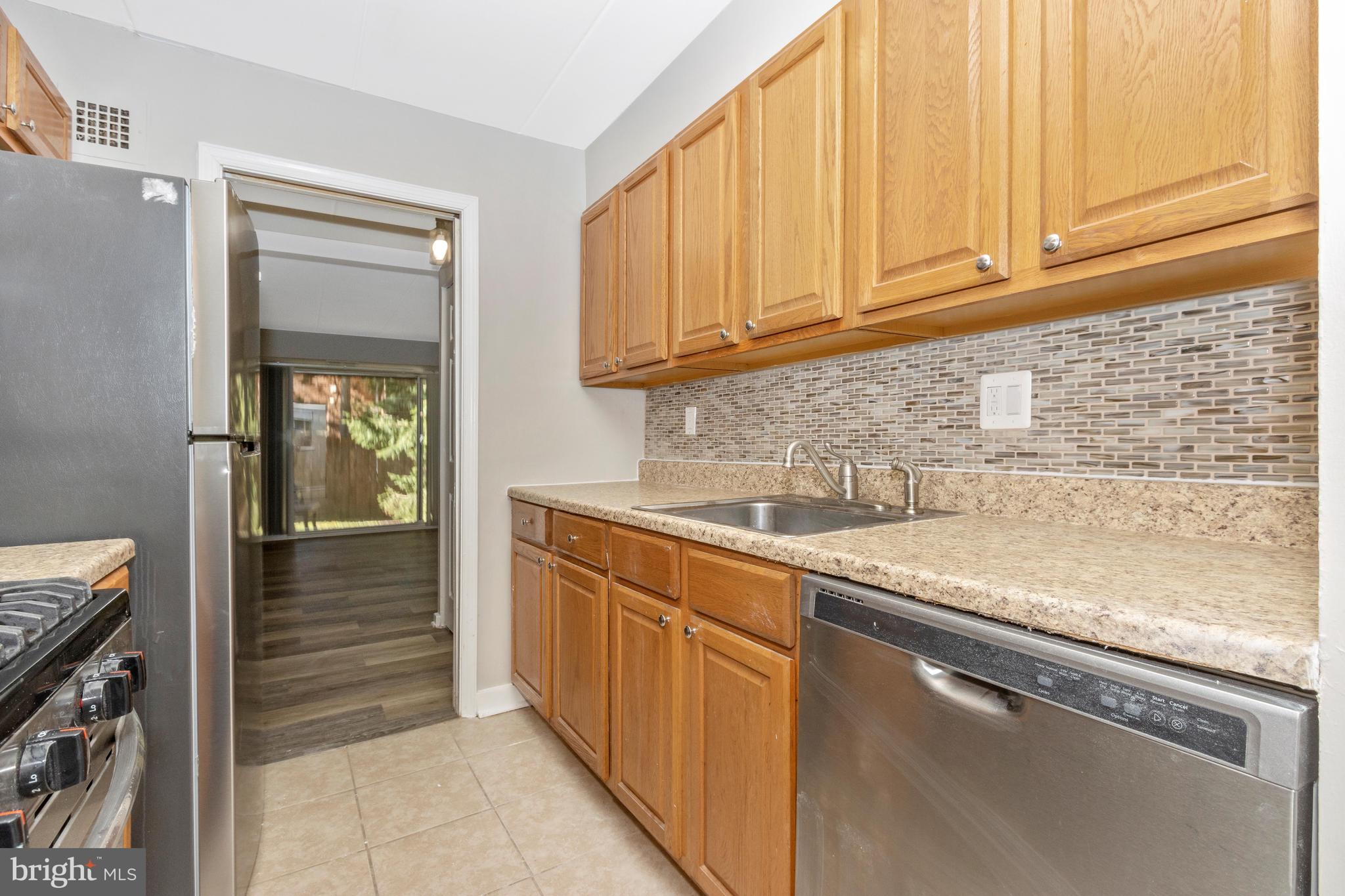 3342 Hewitt Avenue, Unit 31B Silver Spring, MD 20906 - Photo 18 of 71 Kitchen