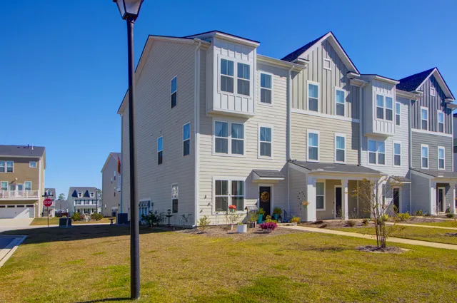 $2,850 | 865 Recess Pt Drive, Unit 25, Moncks Corner, SC 29461