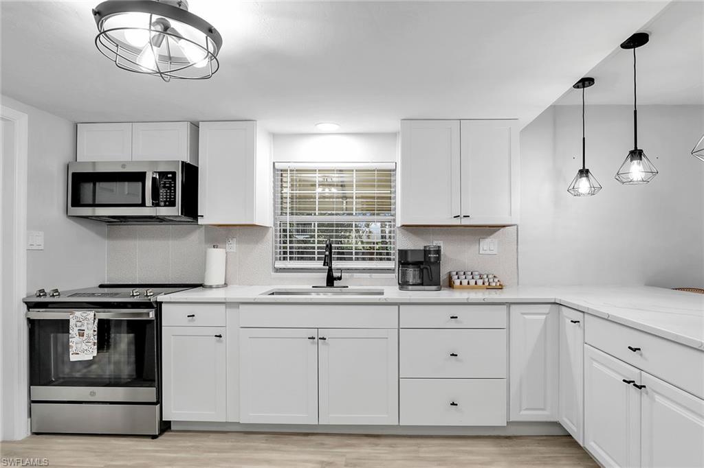 2780 Weeks Avenue Naples, FL 34112 - Photo 4 of 34