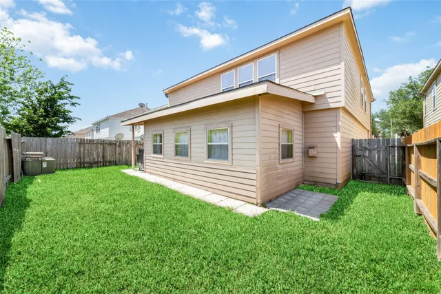 $320,000 | 3530 Barkers Crossing Avenue, Houston, TX 77084