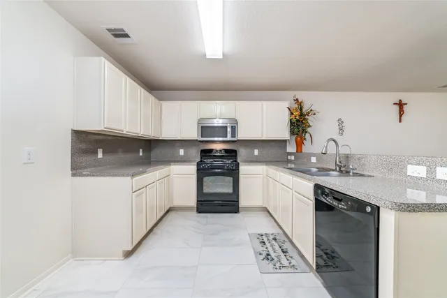 $320,000 | 3530 Barkers Crossing Avenue, Houston, TX 77084