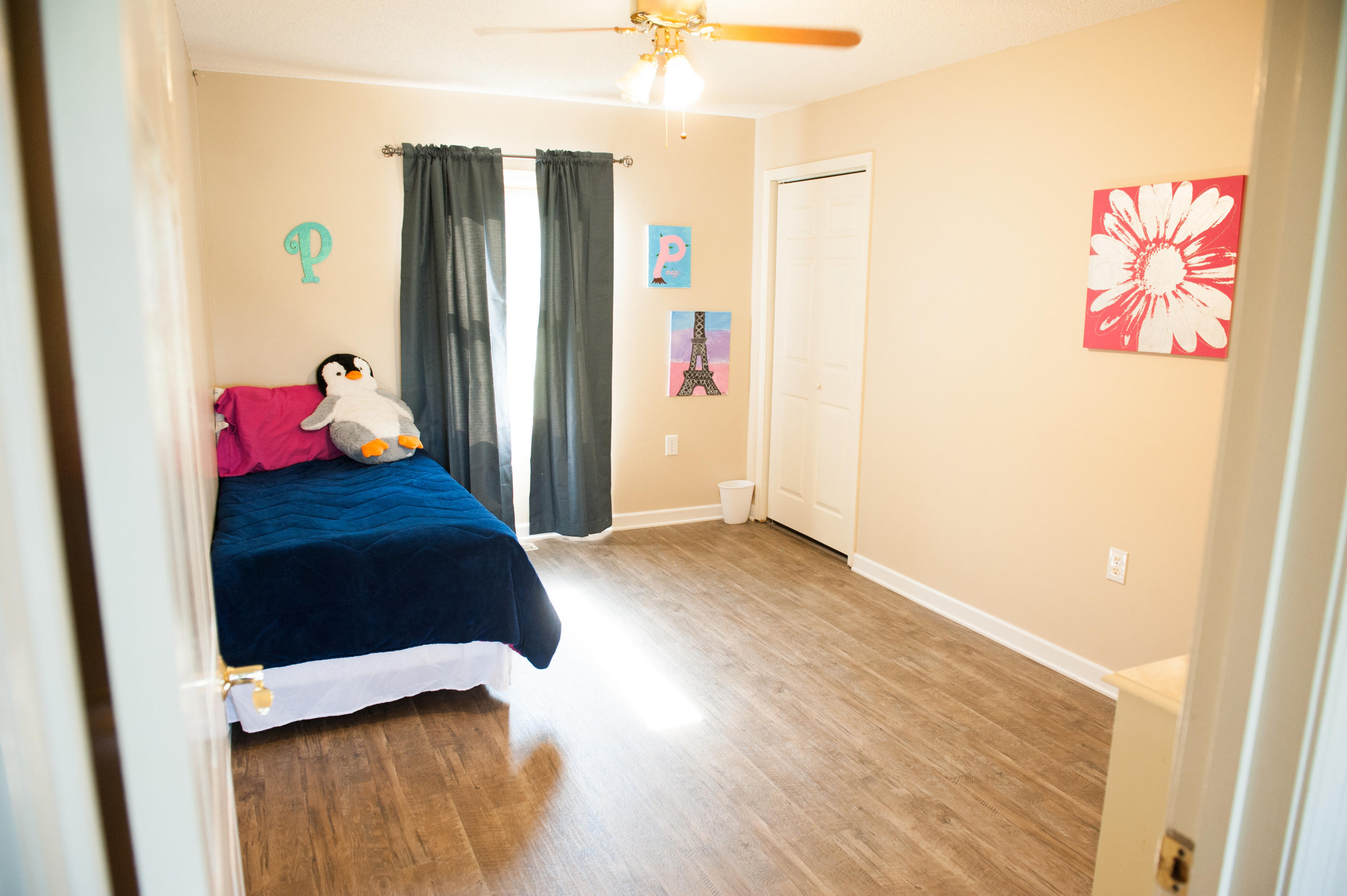 521 Emory River Road Harriman, TN 37748 - Photo 23 of 39 main level bedroom