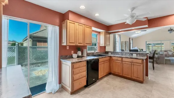 $2,300 | 3613 57th Ave Drive West, Unit 3613, Bradenton, FL 34210