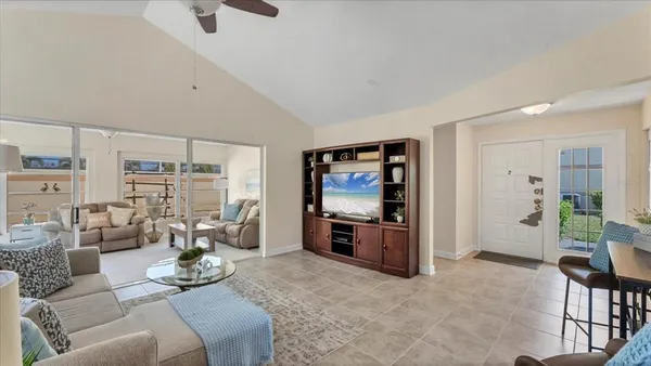 $2,300 | 3613 57th Ave Drive West, Unit 3613, Bradenton, FL 34210