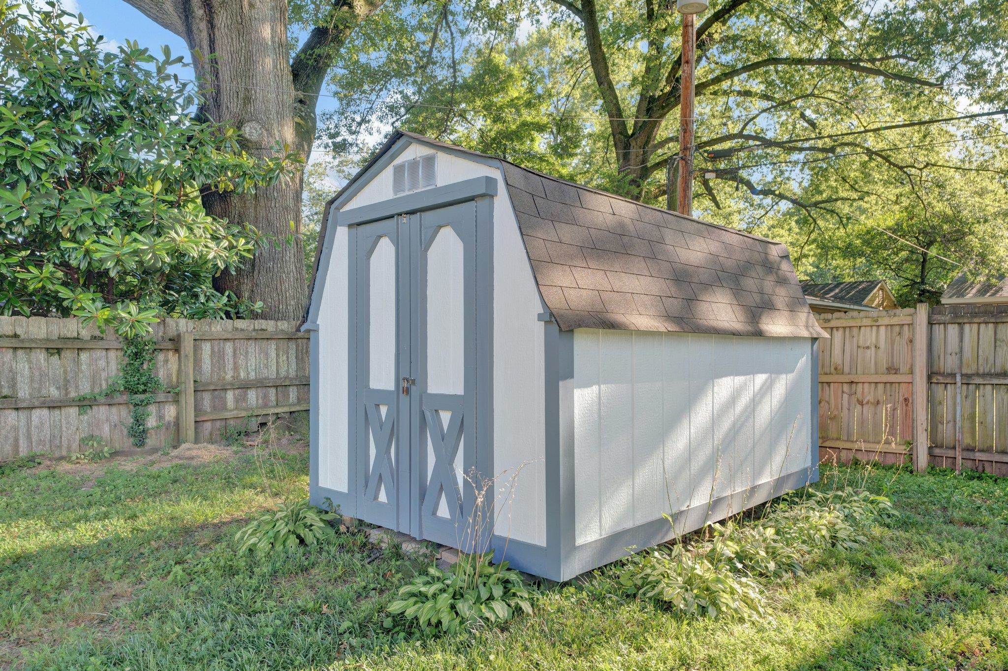1585 Dearing Road Memphis, TN 38117 - Photo 30 of 34 a house view with a outdoor space