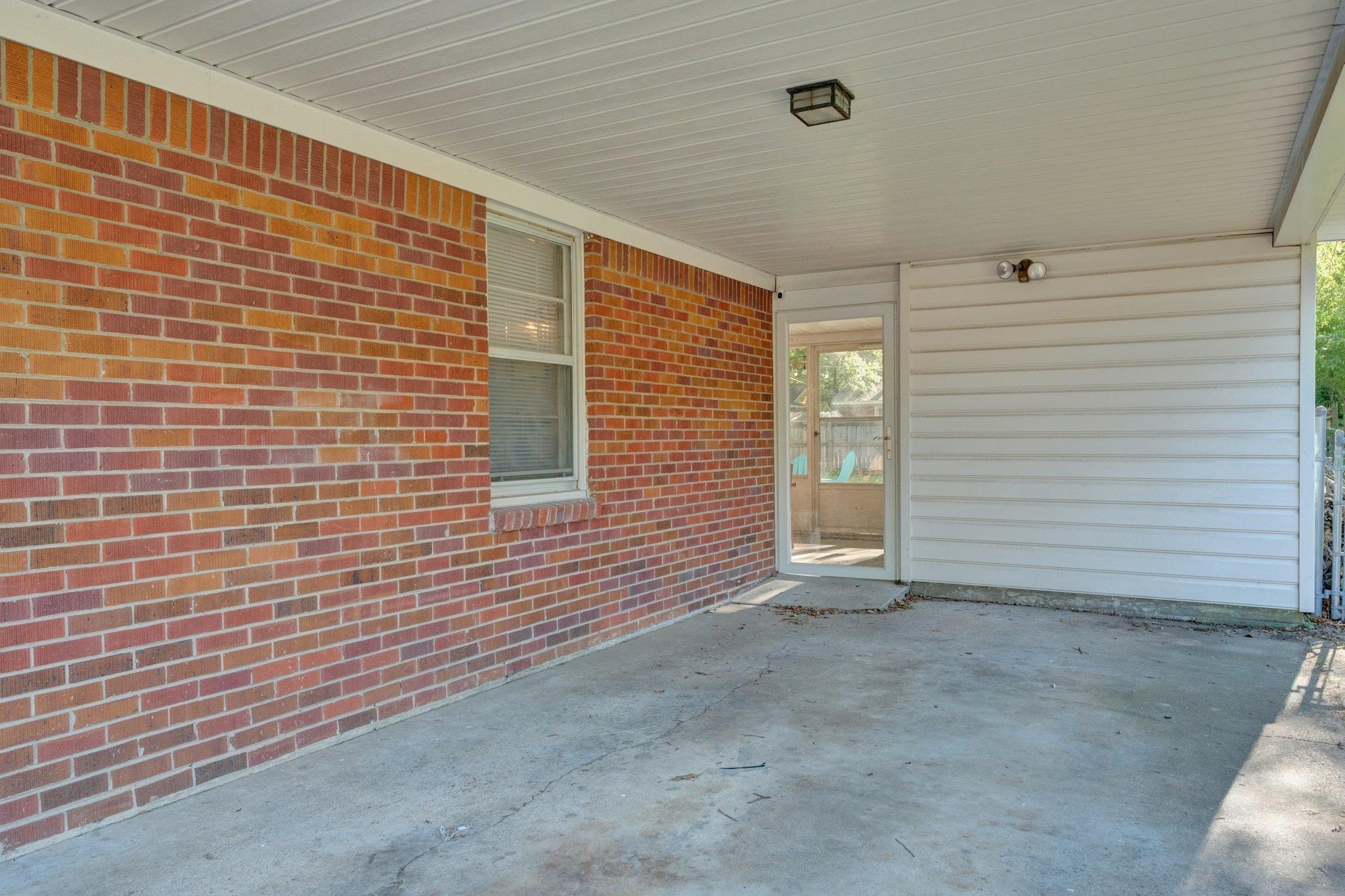 1585 Dearing Road Memphis, TN 38117 - Photo 34 of 34 a view of an empty room