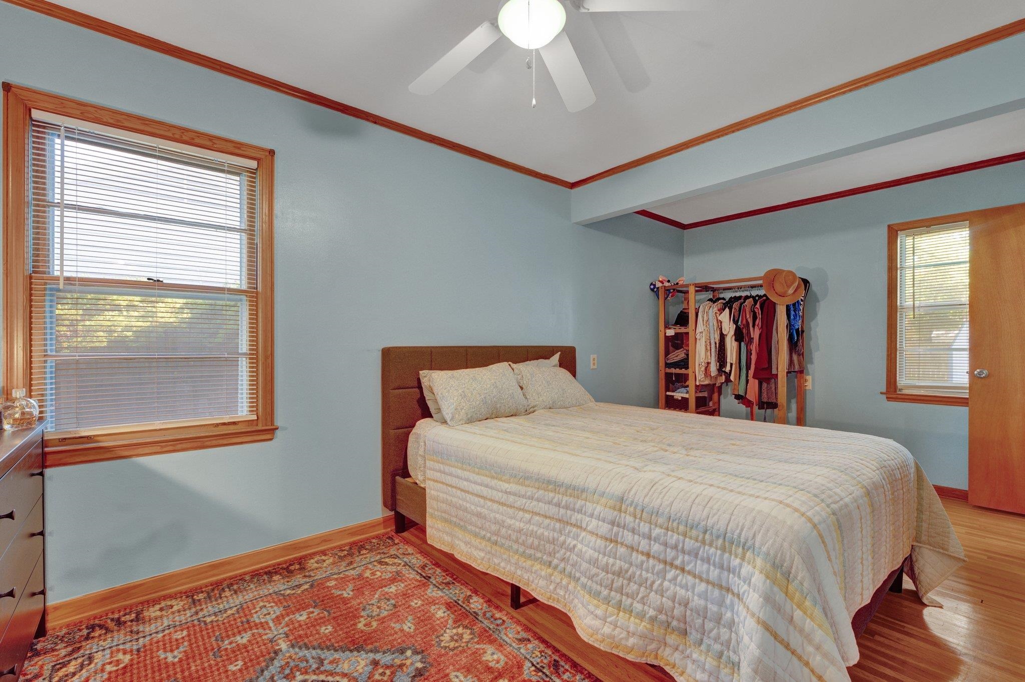 1585 Dearing Road Memphis, TN 38117 - Photo 10 of 34 a bedroom with a large bed and a window