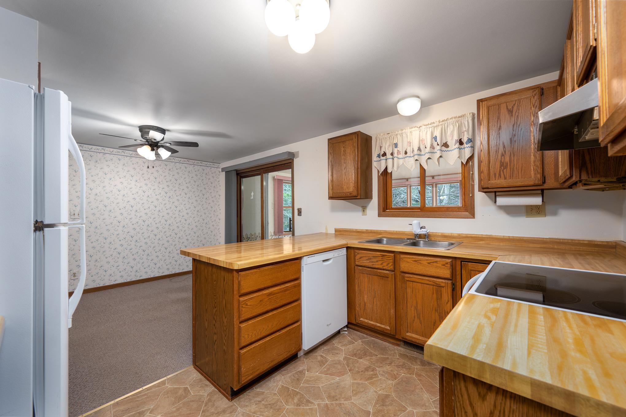 309 Warren Street Balsam Lake, WI 54810 - Photo 8 of 28