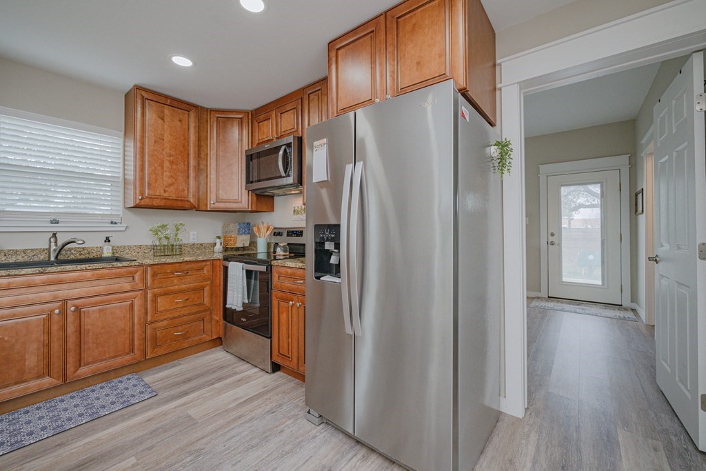 129 Palmetto Point Road Rockport, TX 78382 - Photo 8 of 40
