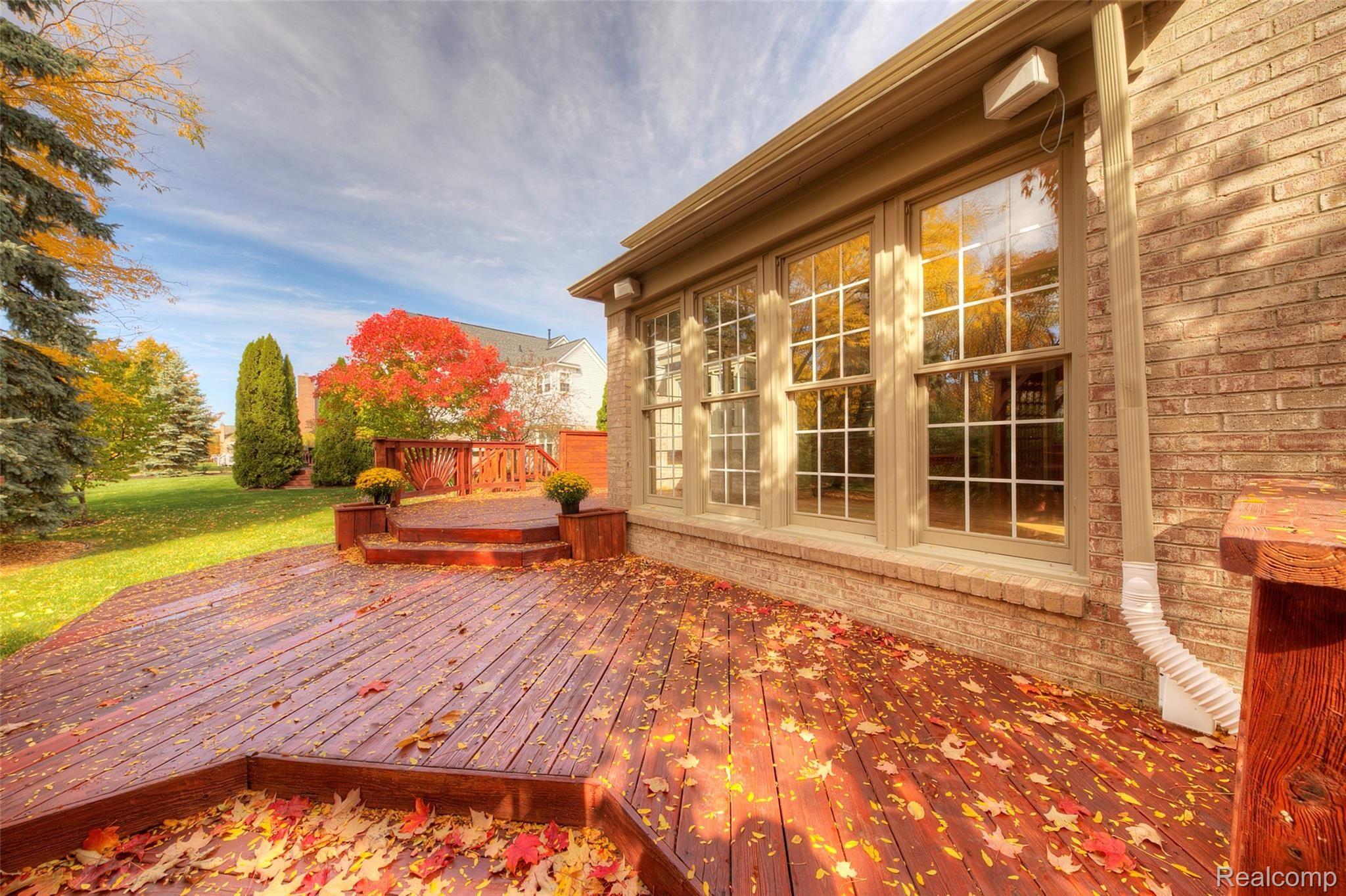 46902 Mornington Road Canton, MI 48188 - Photo 65 of 76 65 Deck.jpg