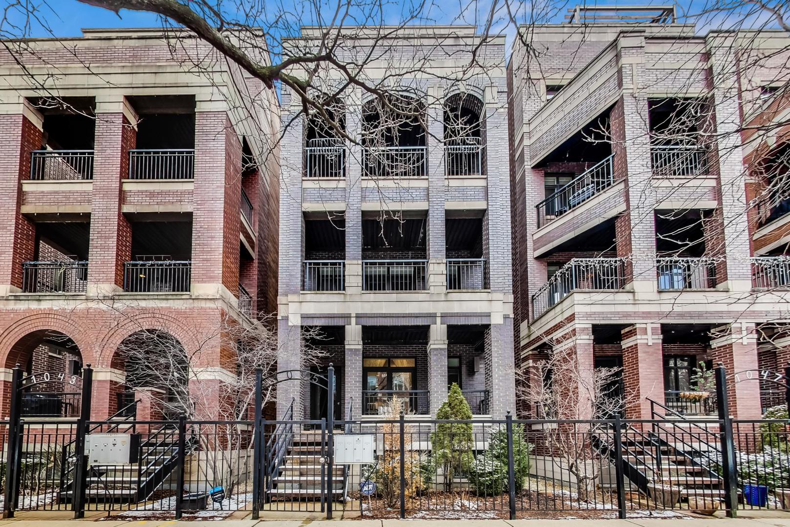 1045 West Monroe Street, Unit 3 Chicago, IL 60607 - Photo 1 of 18