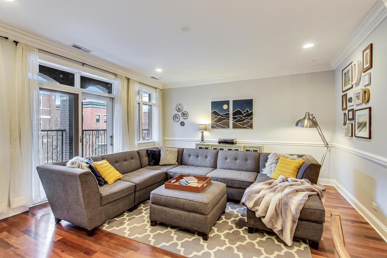 1045 West Monroe Street, Unit 3 Chicago, IL 60607 - Photo 2 of 18