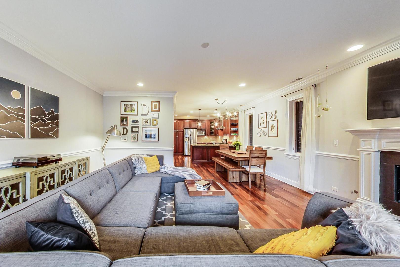 1045 West Monroe Street, Unit 3 Chicago, IL 60607 - Photo 4 of 18
