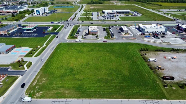 $2,999,999 | 10935-11005 Delaware Parkway, Crown Point, IN 46307