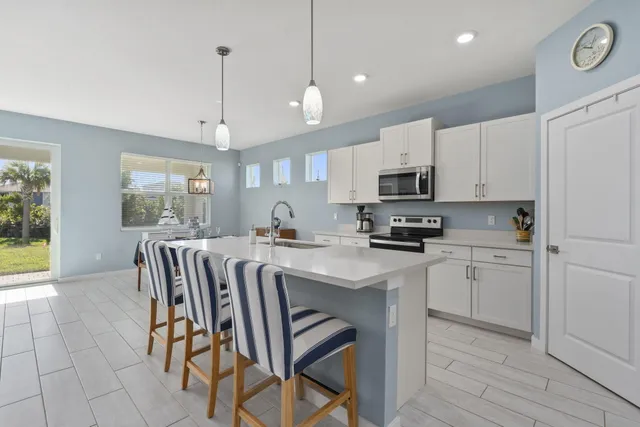 $590,000 | 2780 Northeast Breezeway Circle, Jensen Beach, FL 34957