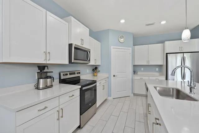 $590,000 | 2780 Northeast Breezeway Circle, Jensen Beach, FL 34957