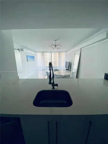 $2,500 | 555 Northeast 15th Street, Unit 27G, Miami, FL 33132