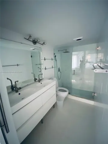 $2,500 | 555 Northeast 15th Street, Unit 27G, Miami, FL 33132