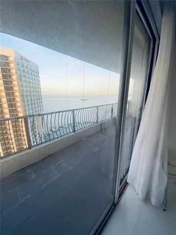 $2,500 | 555 Northeast 15th Street, Unit 27G, Miami, FL 33132